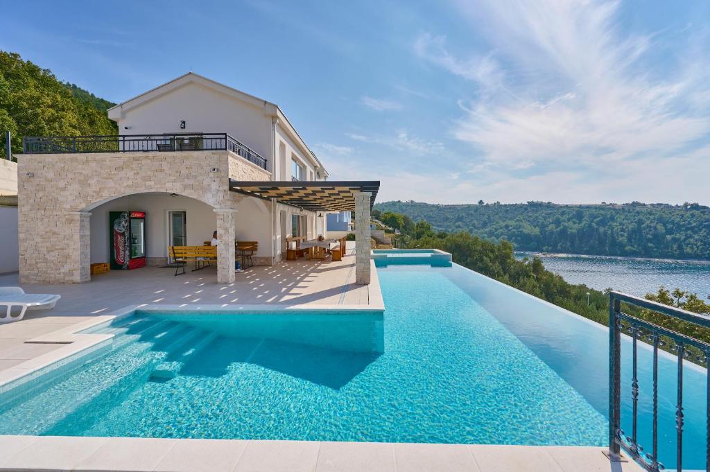 Luxury Villa with Private Pool in Döşemealtı